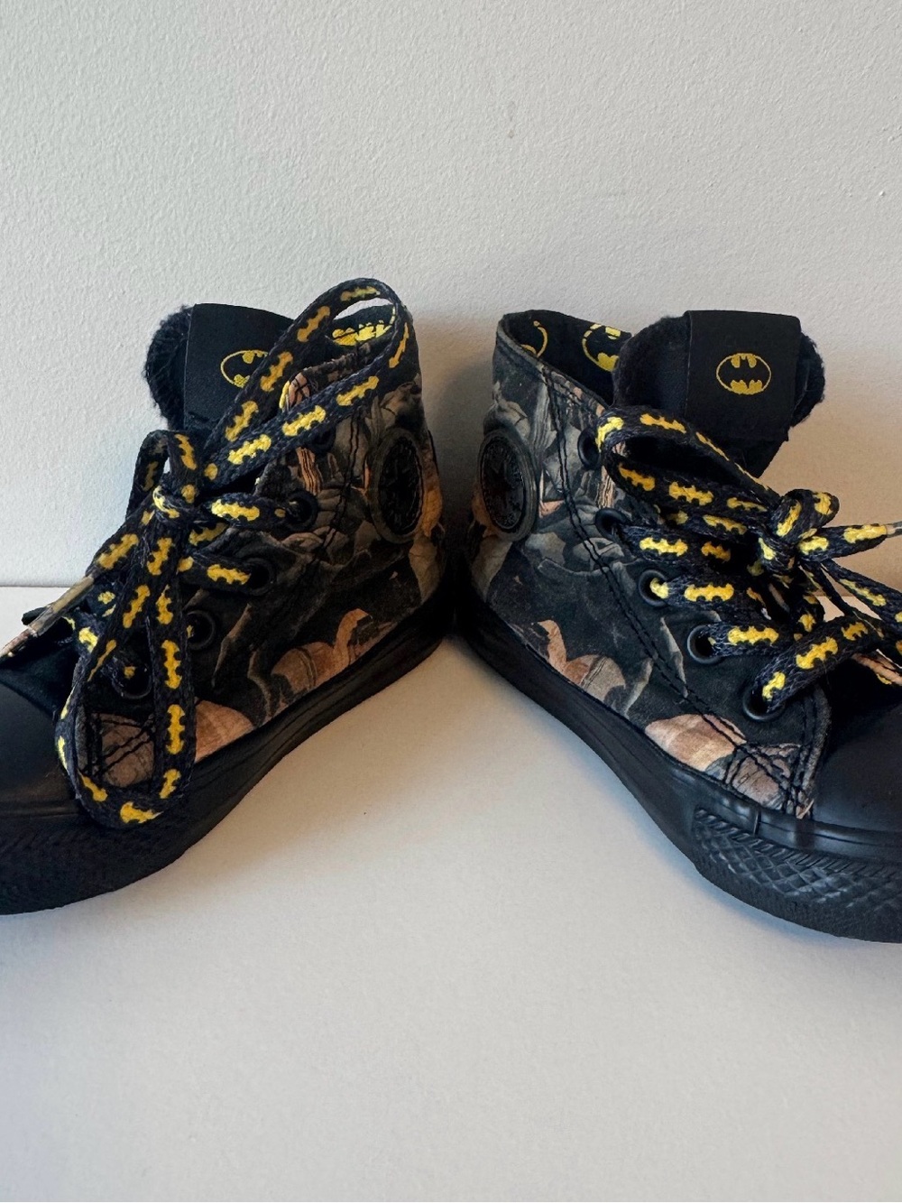 Converse Chuck Taylor All Star Hi-Top Toddler Sneaker Batman Themed Size 7C